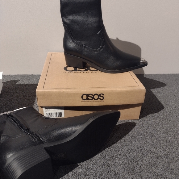 ASOS DESIGN || Awake Western Toe Cap Boot || Black || WOMENS UK 6, US 8 - Picture 3 of 5